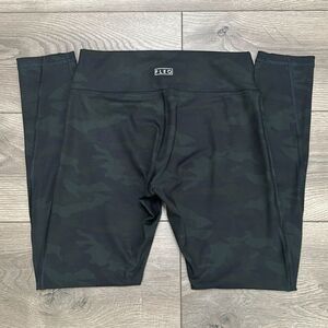 Fleo Apex Silky Silk High Rise Green Camo Leggings Size Medium